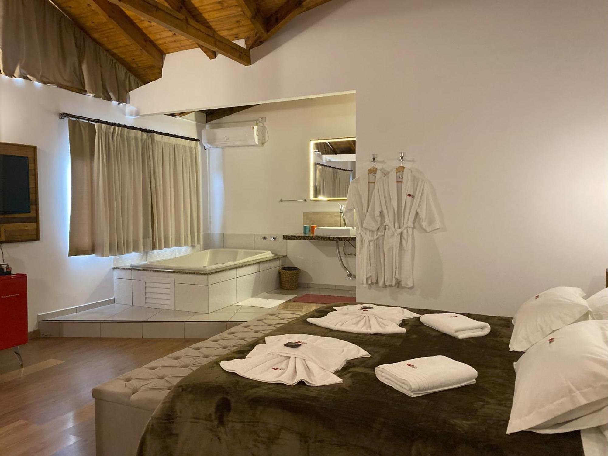 Hibisco Home Hotel Урубісі Номер фото